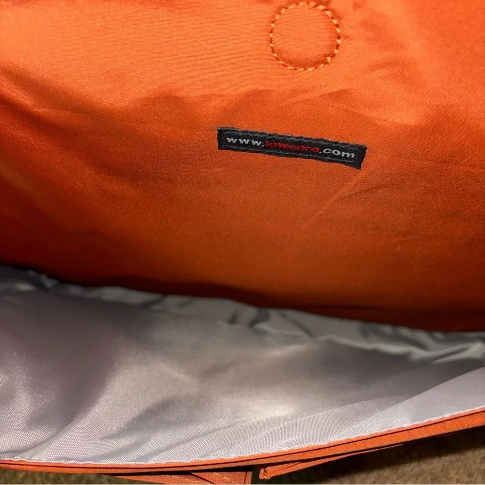 Lowepro Slim Factor M Laptop Messenger Shoulder Padded Bag